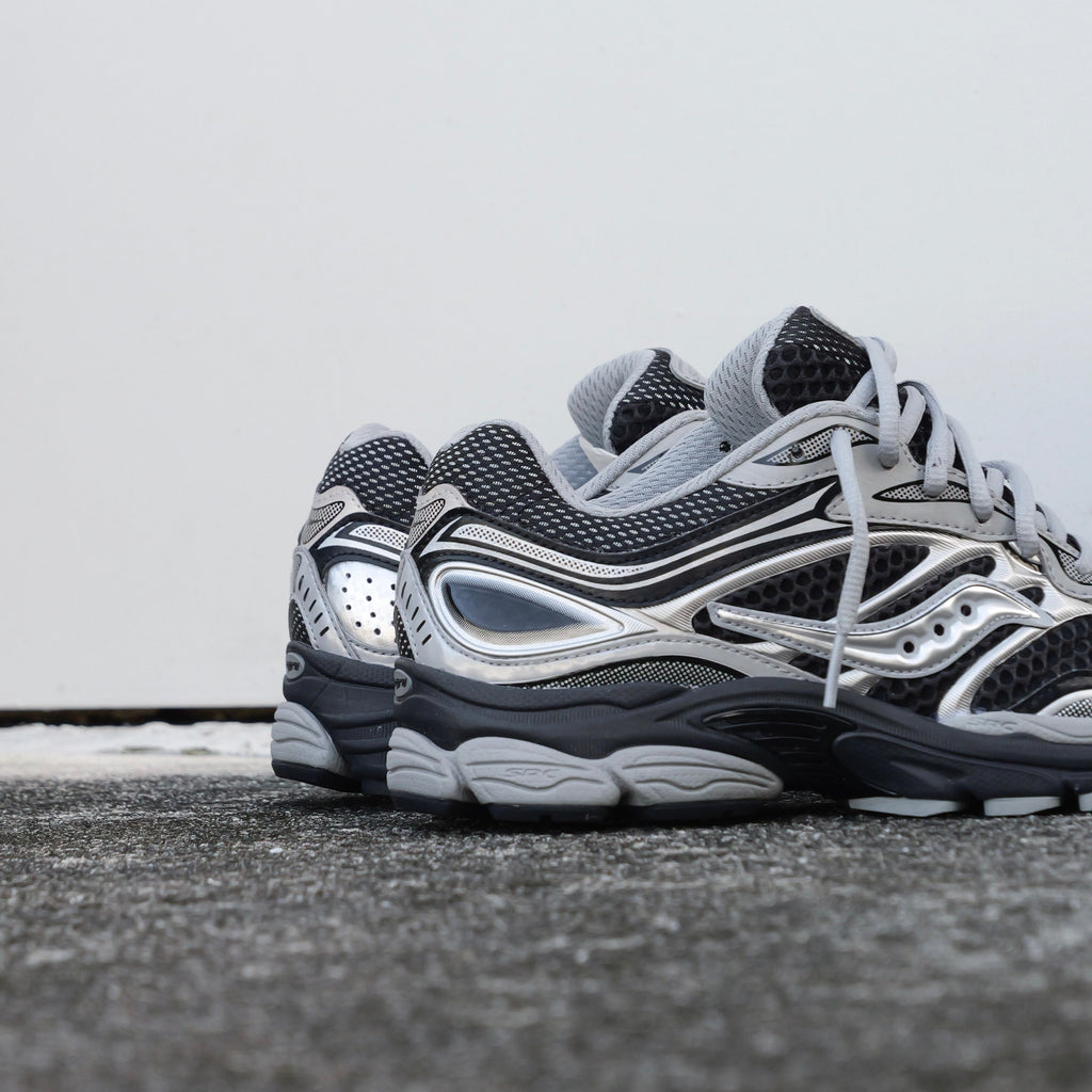 Mens Saucony ProGrid Omni 9 (Black/Silver)