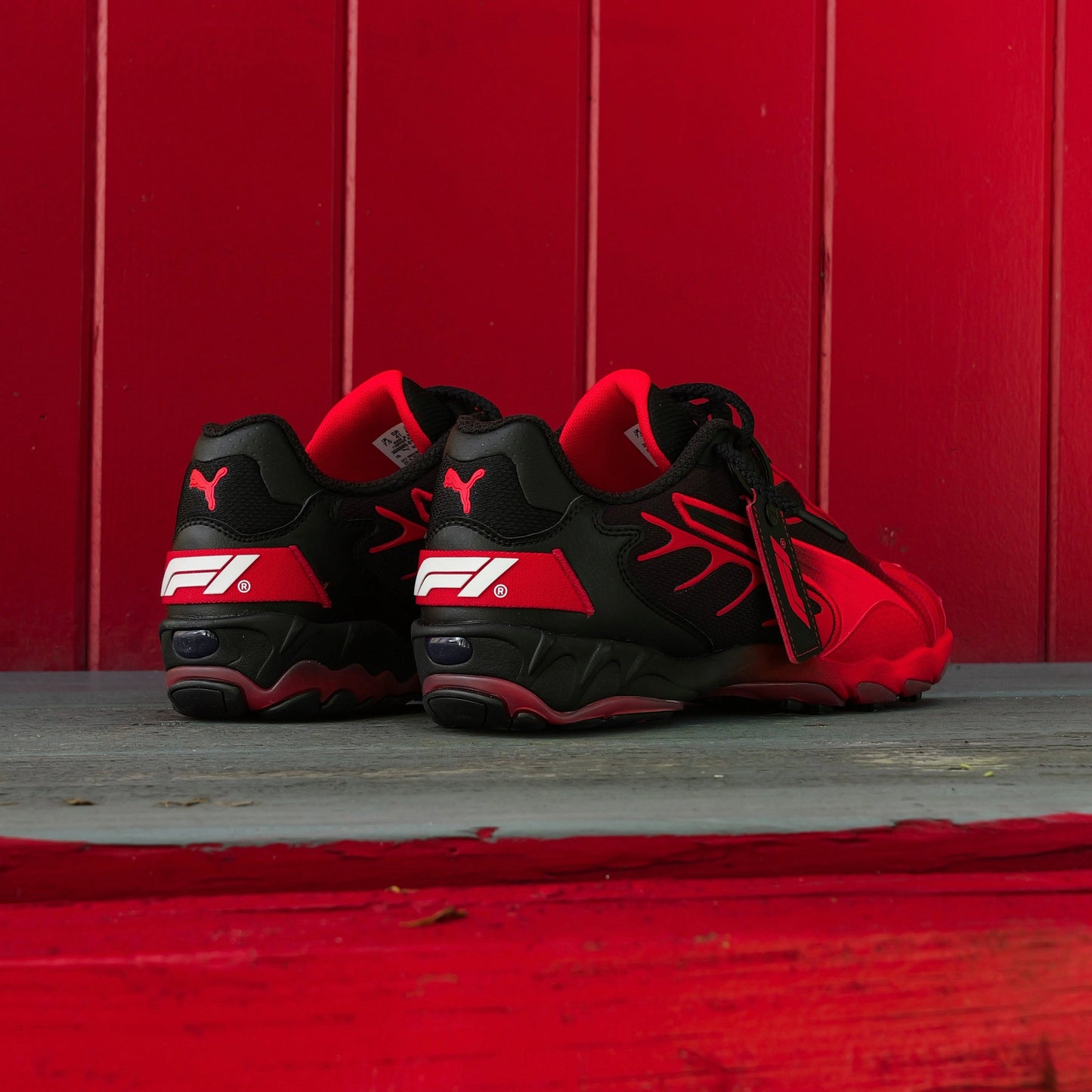 Mens Puma Inhale F1 75yrs (Puma Black/Pop Red)