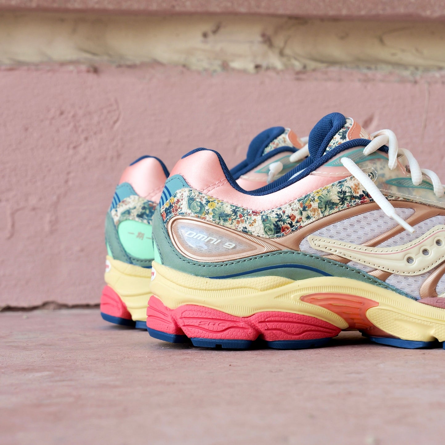 Mens Saucony ProGrid Omni 9 Kissaten (Beige/Blue)
