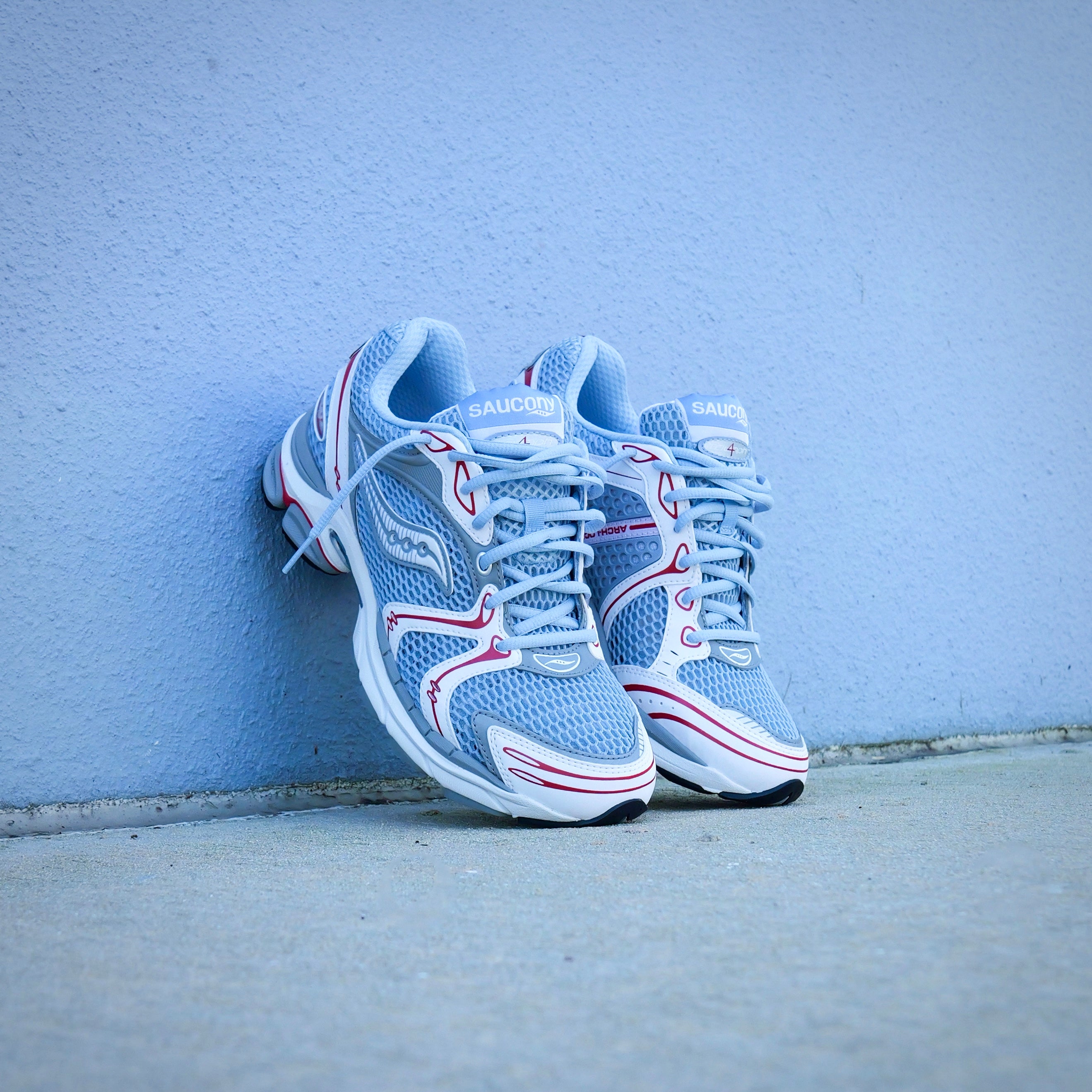 Mens Saucony ProGrid Triumph 4 (Blue/White)