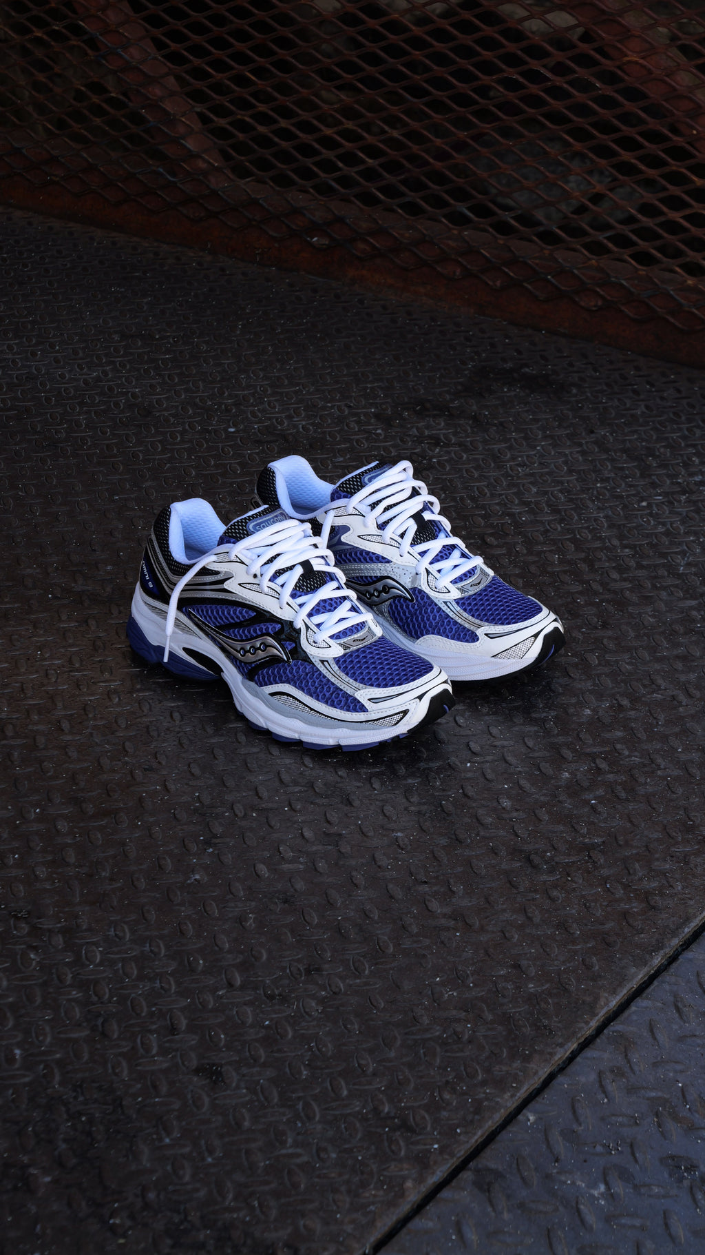 Mens Saucony ProGrid Omni 9 (Skipper Blue)