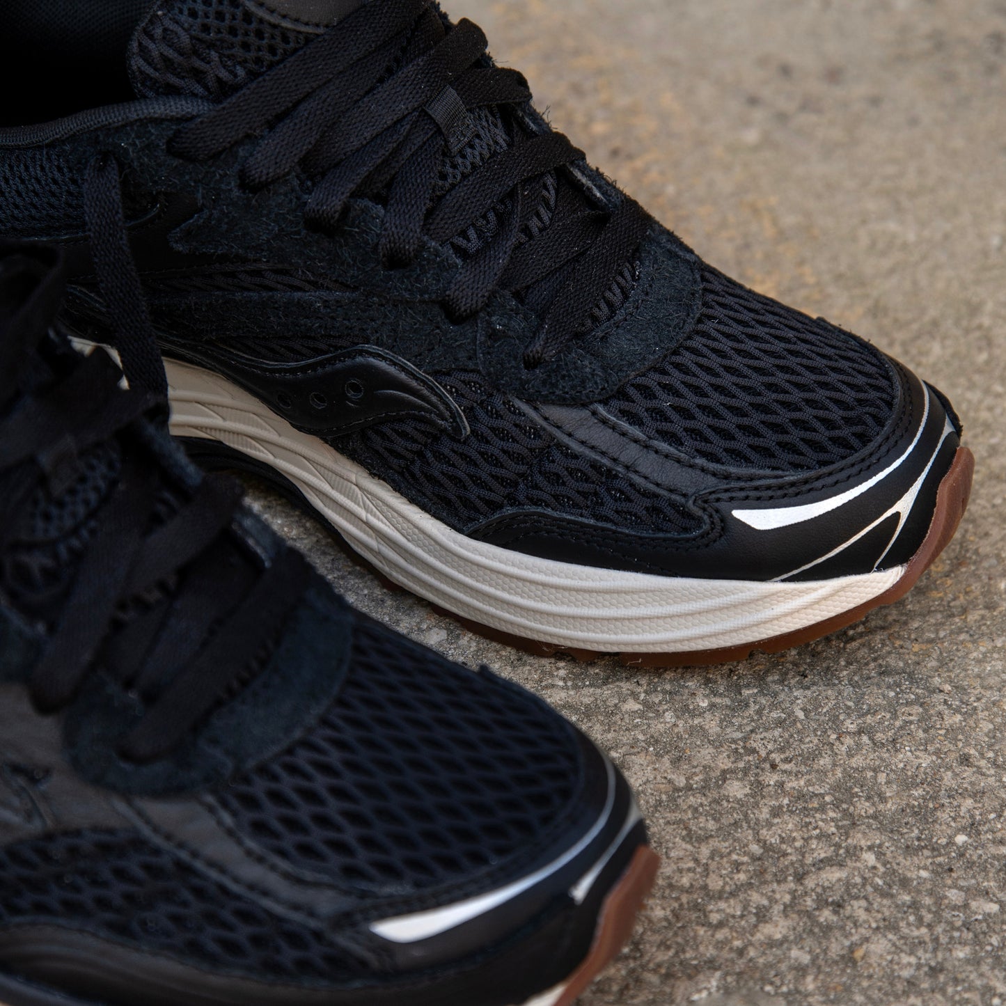 Mens Saucony ProGrid Omni 9 (Crafted Black)