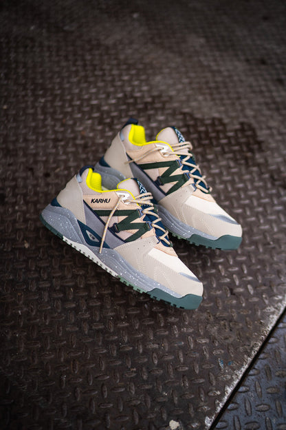 Mens Karhu Fusion XC (Silver Lining/Dark Forest)
