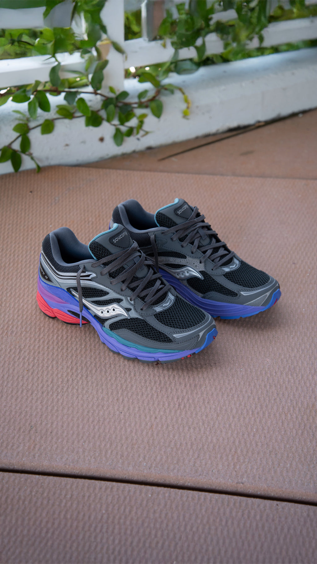 Mens Saucony ProGrid Omni 9 Galaxy (Black/Multi)