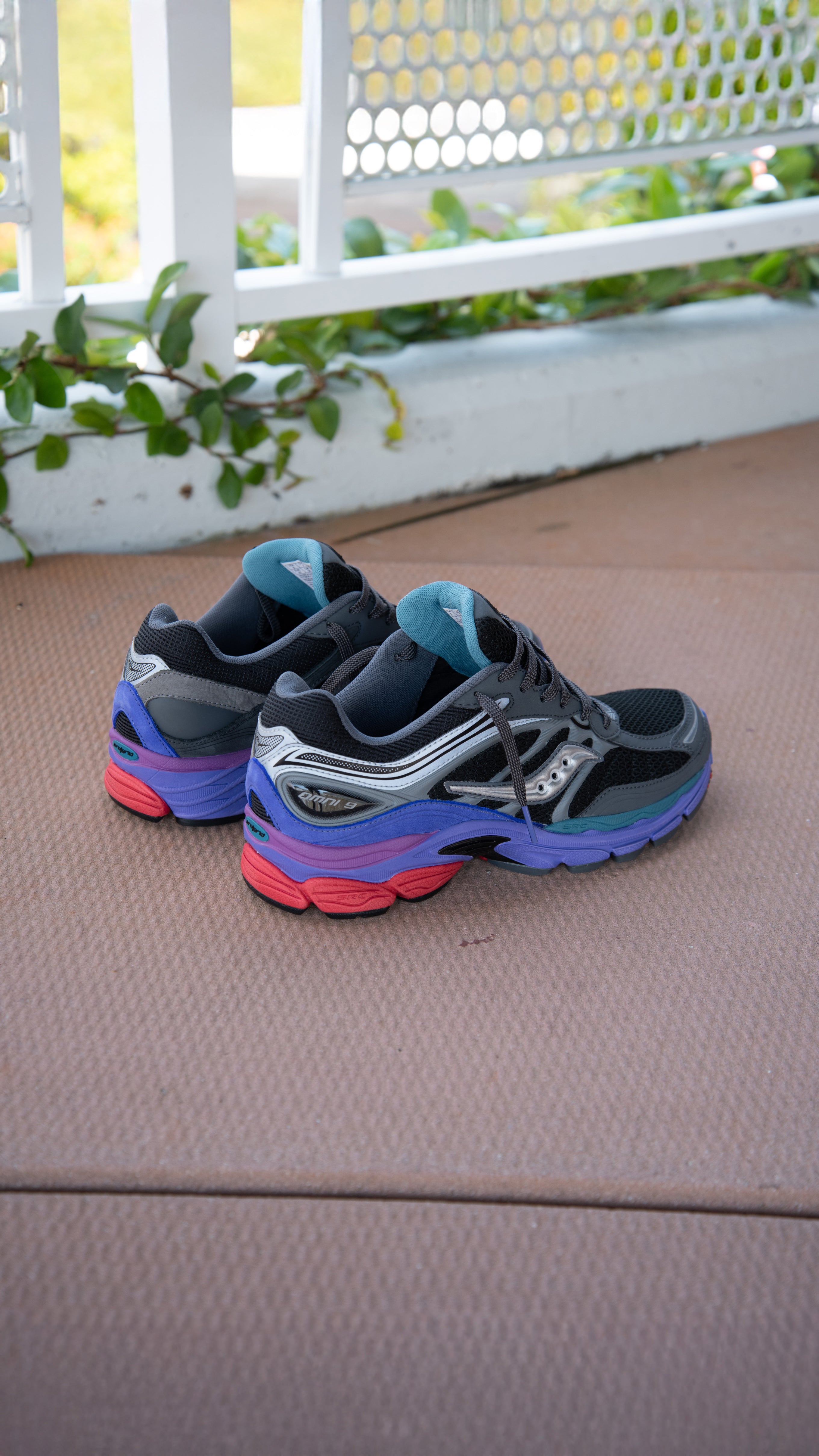 Mens Saucony ProGrid Omni 9 Galaxy (Black/Multi)