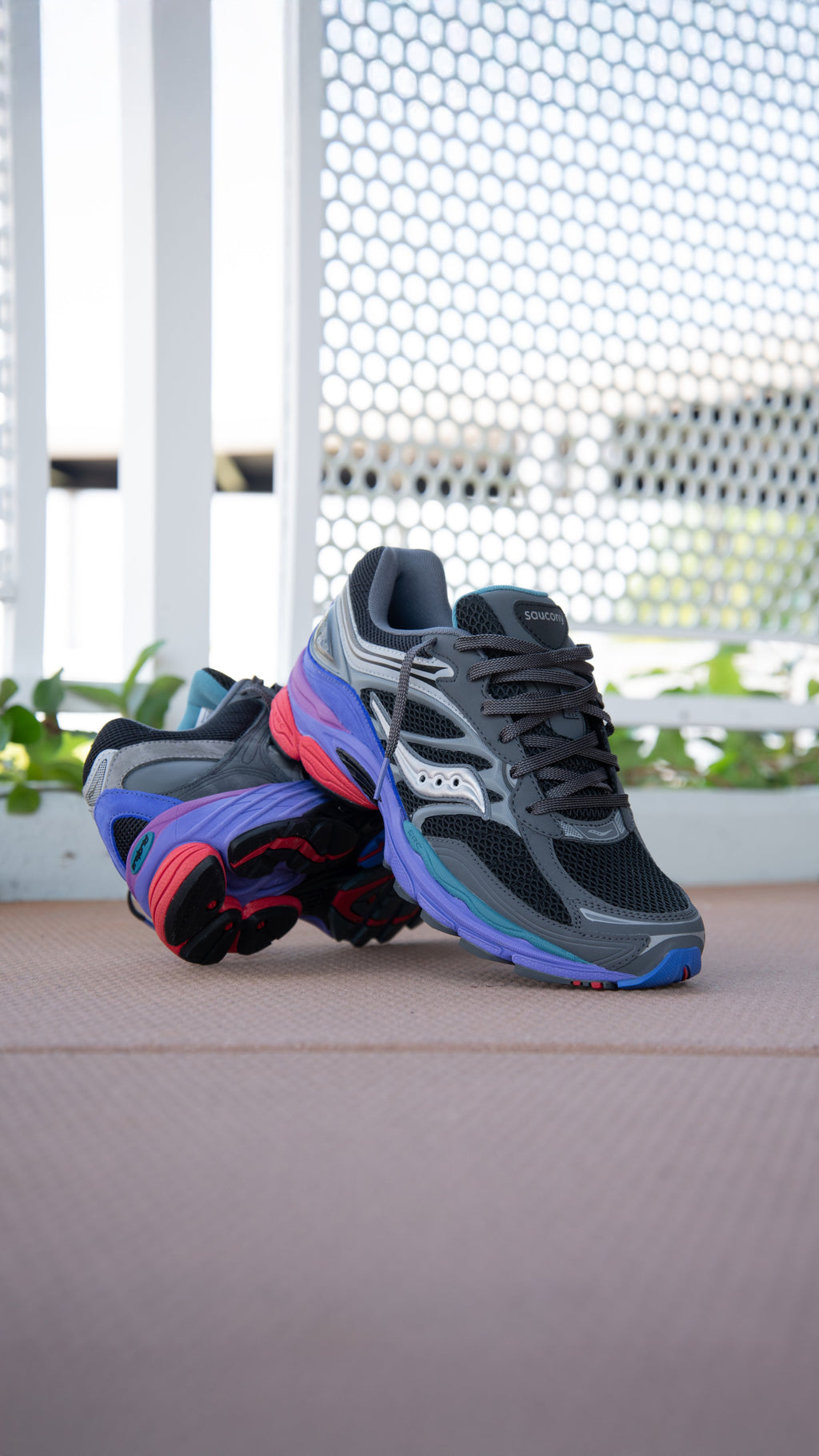 Mens Saucony ProGrid Omni 9 Galaxy (Black/Multi)
