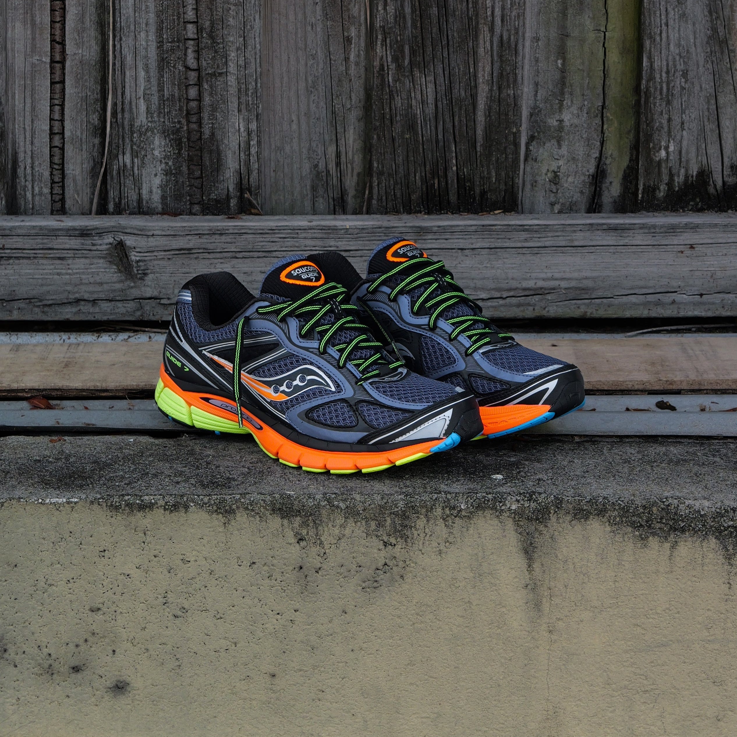 Mens Saucony ProGrid Guide 7 (Grey/Multi)