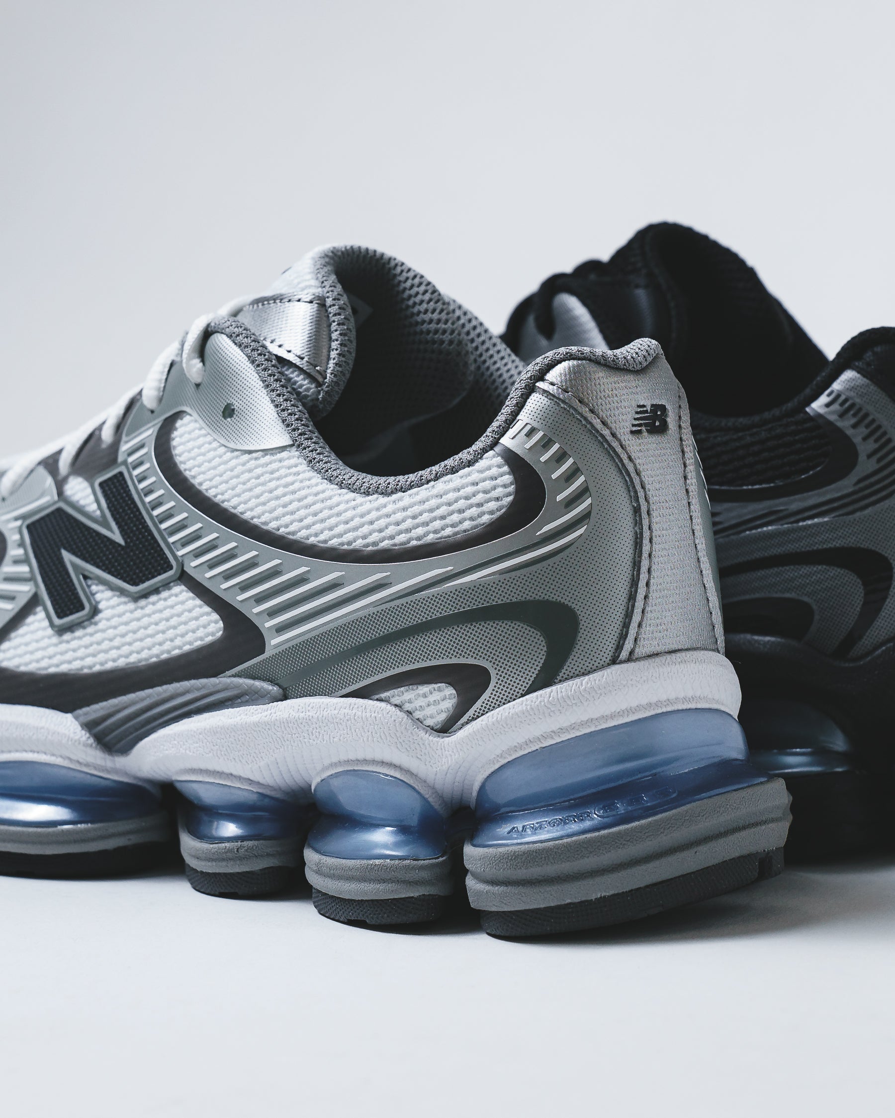 New Balance Unisex Abzorb 2000 White Silver Metallic Core U2000AA