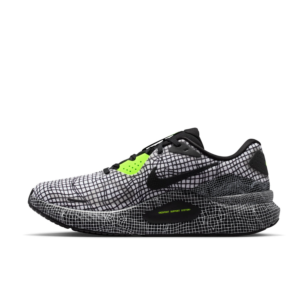 Nike Structure 26
