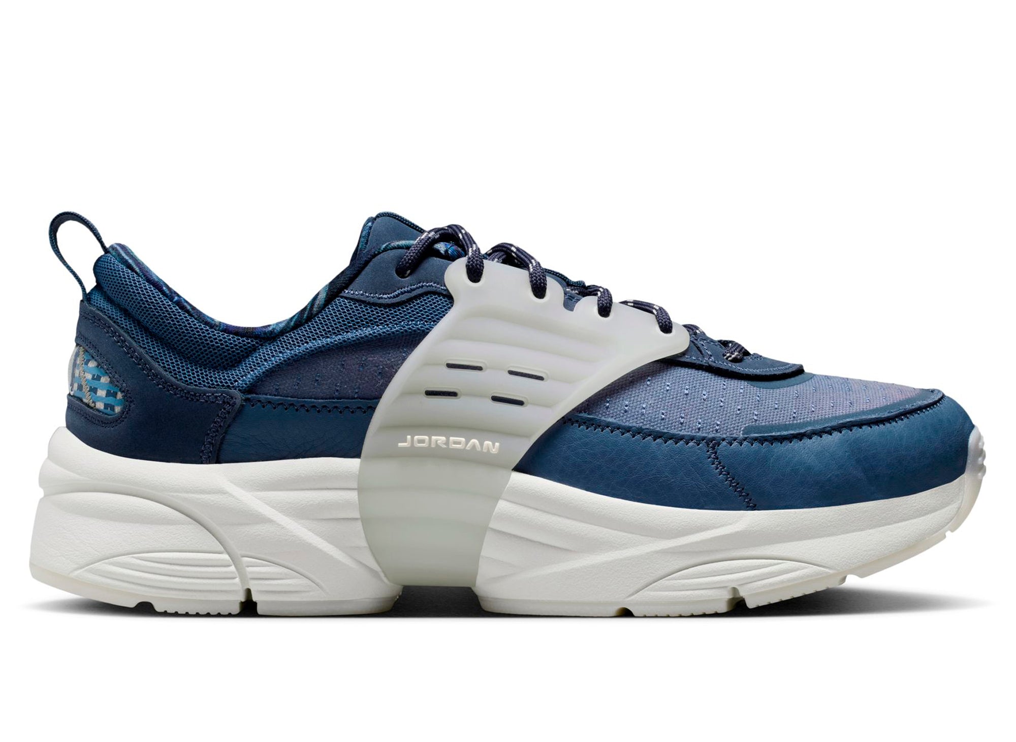 Jordan Trunner O/S in Diffused Blue / Pale Ivory